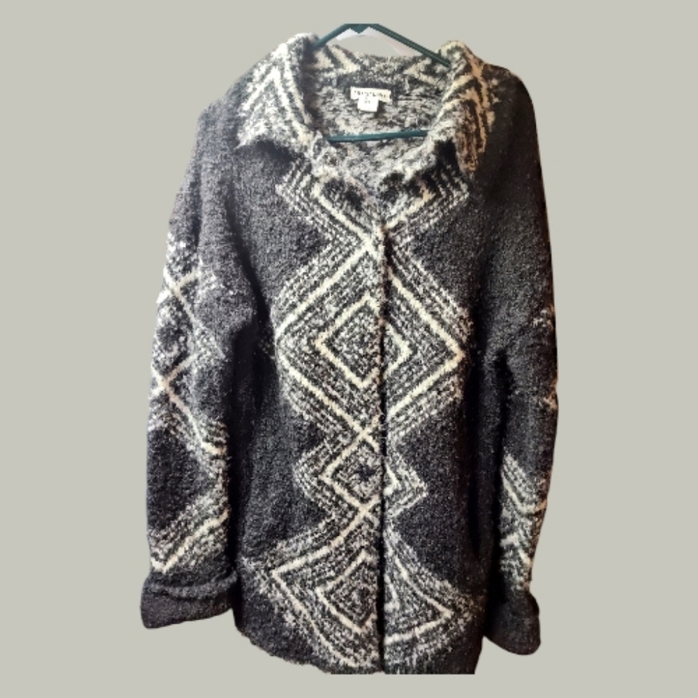 Artisan NY Black and White Geometric Acrylic/Wool Long Cardigan M